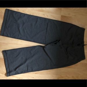 Lululemon 3/4 length wide leg size 6 pants